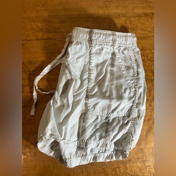 C&C California paper bag shorts, white with brown pattern, great condition, M - Picture 2 of 4